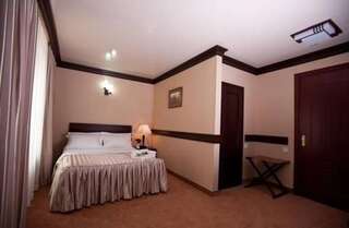 Отель Best Western Plus Paradise Hotel Dilijan Дилижан Стандартный двухместный номер с 1 кроватью-7