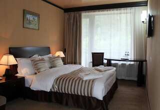 Отель Best Western Plus Paradise Hotel Dilijan Дилижан Семейный номер-2
