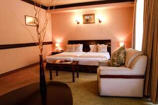 Отель Best Western Plus Paradise Hotel Dilijan Дилижан Семейный номер-10